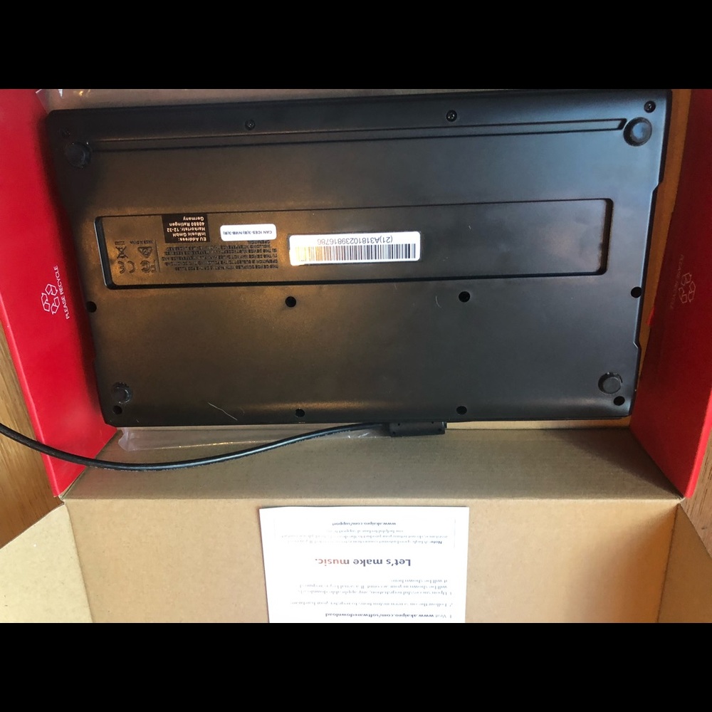 Akai mpk mini mk3 new open box - Picture 4 of 5